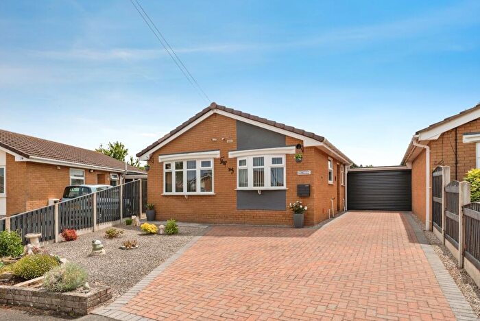 2 Bedroom Bungalow For Sale In Maple Avenue, Rhyl, Clwyd, LL18