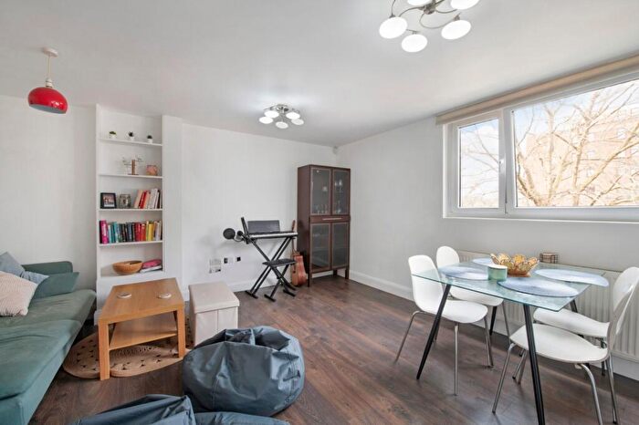 3 Bedroom Flat For Sale In Pennyford Court, Henderson Drive, NW8