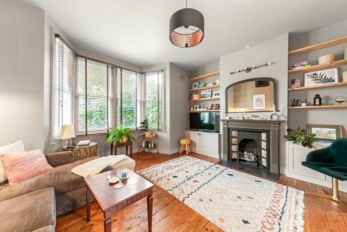 1 Bedroom Flat For Sale In Ewhurst Road, Brockey, SE4