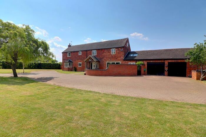 4 Bedroom Barn Conversion For Sale In Burton Road, Needwood, Burton-On-Trent, DE13