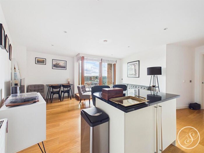 1 Bedroom Apartment To Rent In Candle House, Wharf Approach, Leeds, LS1