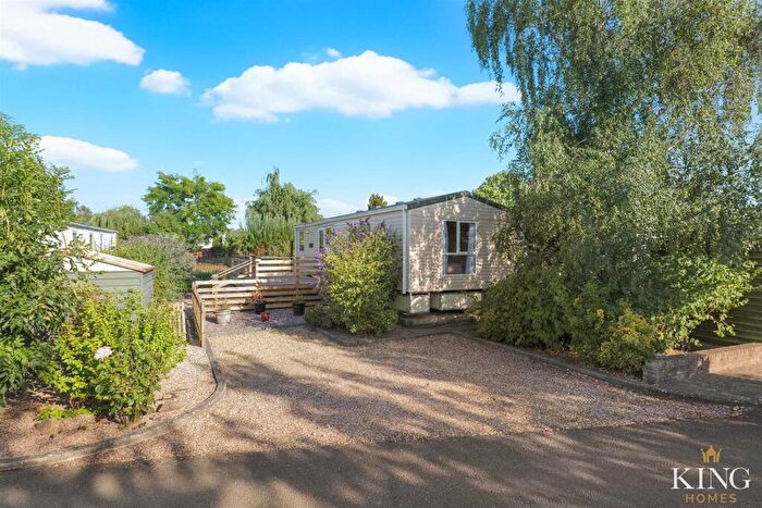 2 Bedroom Park Home For Sale In Binton Road, Welford On Avon, Stratford-Upon-Avon, CV37