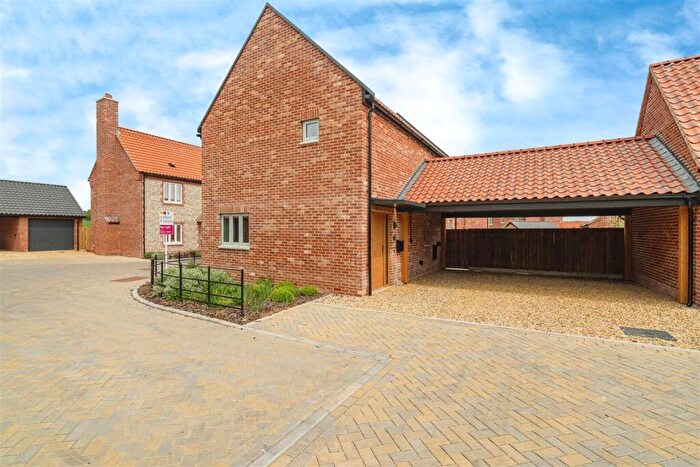 3 Bedroom Link Detached House For Sale In Broadgate Close, Northrepps, Cromer, NR27