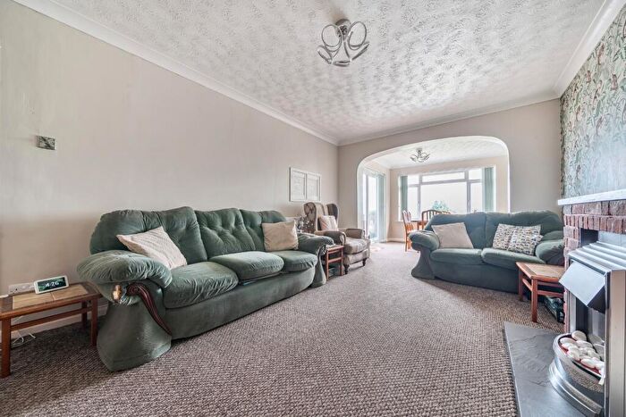 3 Bedroom Terraced House For Sale In Clive Road, Sittingbourne, Kent, ME10