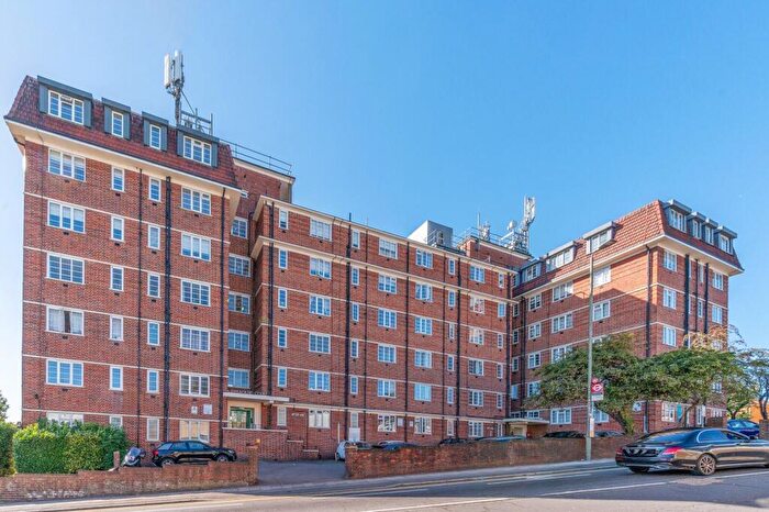 2 Bedroom Flat For Sale In Sherbourne Court, Anerley, London, SE20