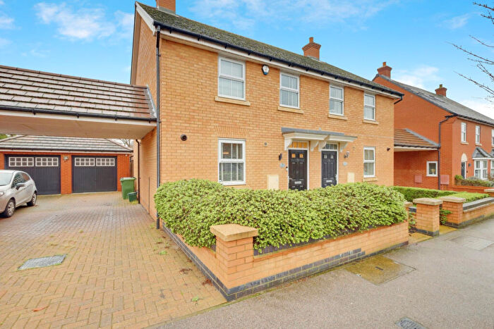3 Bedroom Semi-Detached House For Sale In Kingston Road, Benfleet, SS7