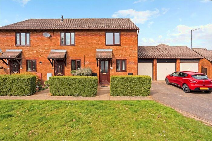2 Bedroom End Of Terrace House For Sale In Mill Close, Deddington, Banbury, Oxfordshire, OX15