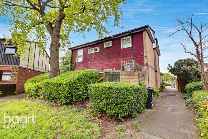 1 Bedroom Apartment For Sale In Holgate, Basildon, SS13