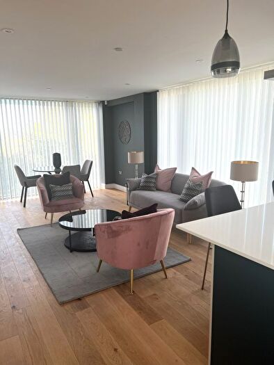 2 Bedroom Flat To Rent In Sainte Adresse, CF64