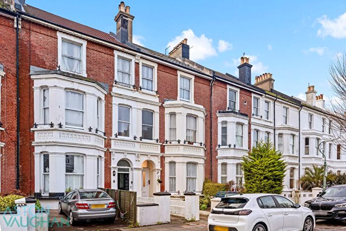 2 Bedroom Flat For Sale In Westbourne Villas, Hove, BN3