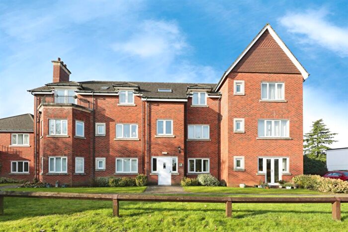 2 Bedroom Flat For Sale In Kenilworth Road, Balsall Common, Coventry, CV7