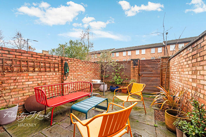 3 Bedroom Terraced House To Rent In Beeston Close, London, E8