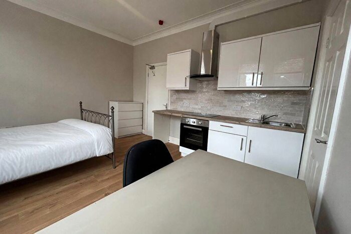 1 Bedroom Flat To Rent In Studio - Available In West Bridgford, NG2