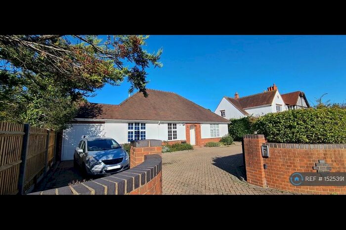 10 Bedroom Detached House To Rent In Cressingham Road, Reading, RG2