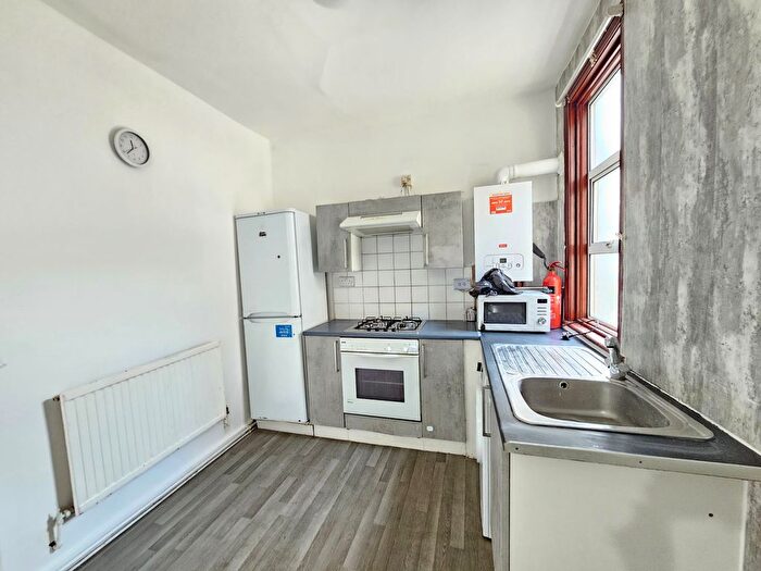 Studio To Rent In High Road Leyton, London, E10