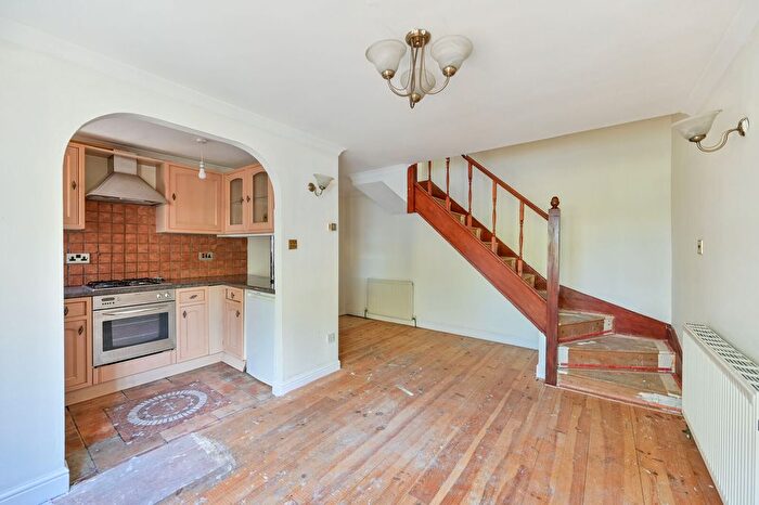 1 Bedroom Semi Detached House To Rent In Albany Park, Slough, Slough, SL3