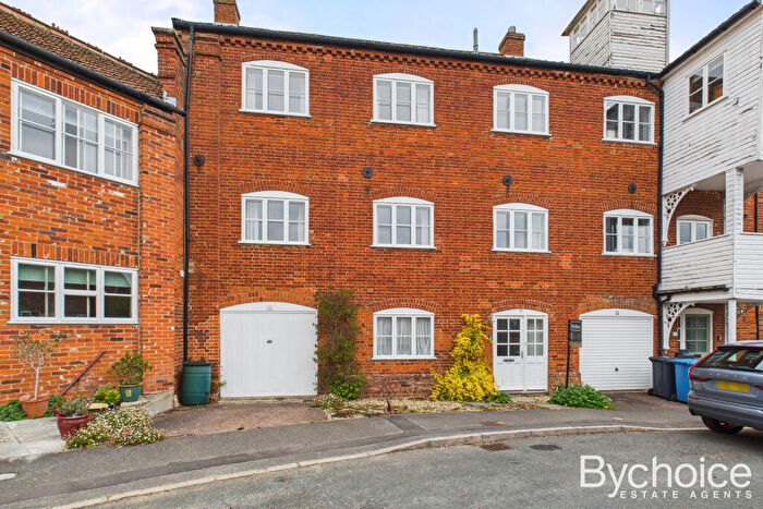 2 Bedroom Town House To Rent In Ropers Court, Lavenham, CO10