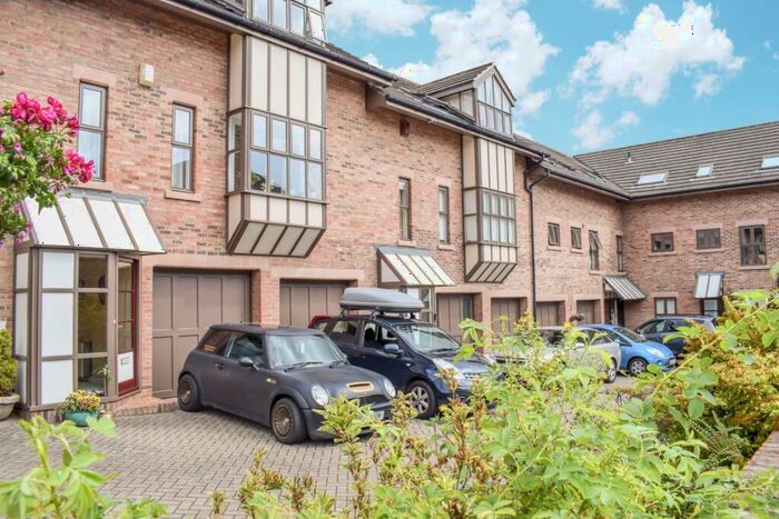 2 Bedroom Apartment To Rent In The Mews, City Centre, NE1