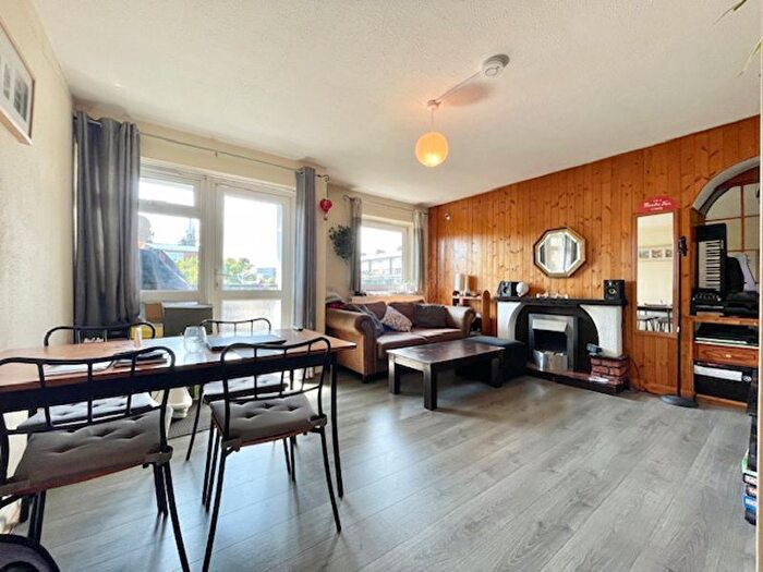 3 Bedroom Maisonette To Rent In St Saviours Estate, SE1