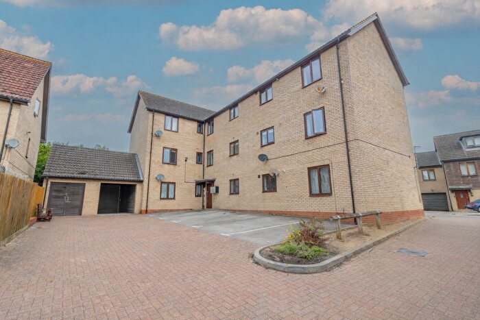 2 Bedroom Flat For Sale In Kelling Way, Broughton, Milton Keynes, MK10