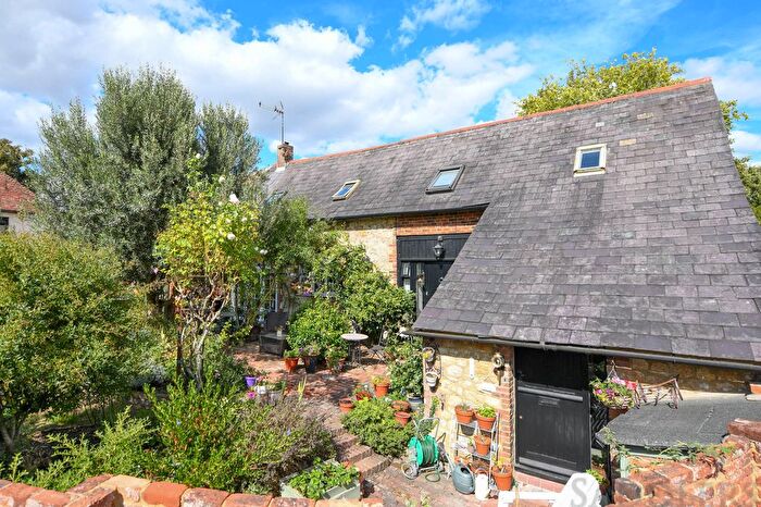 4 Bedroom Detached House For Sale In High Street, Charing, TN27