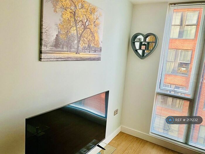 1 Bedroom Flat To Rent In Angel Court, Manchester, M4