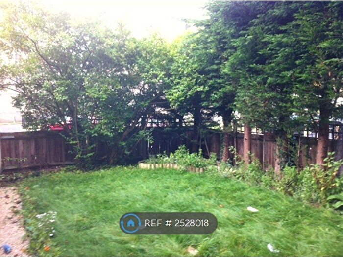 4 Bedroom Flat To Rent In Swanton Gardens, London, SW19