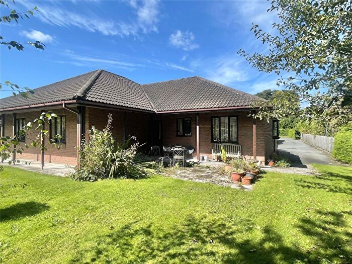 2 Bedroom Flat For Sale In Meadowbrook Court, Twmpath Lane, Gobowen, Oswestry, SY10