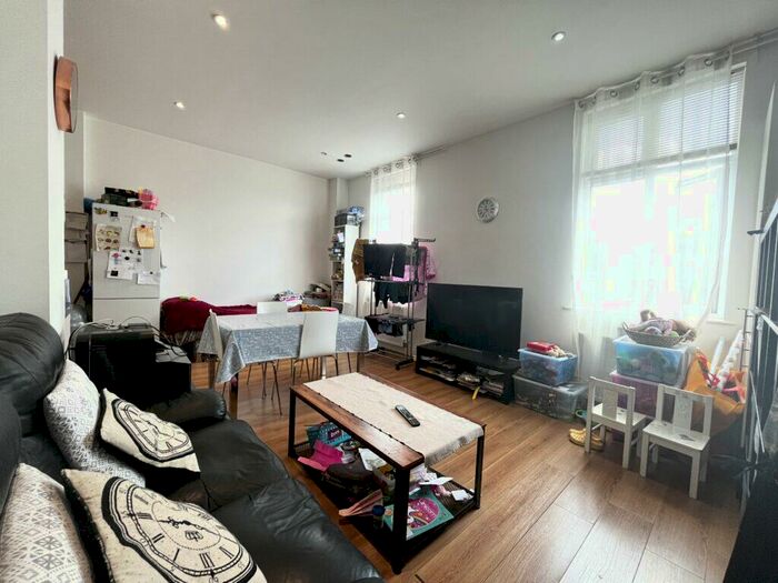 1 Bedroom Flat To Rent In Thane Works, Finsbury Park, N7