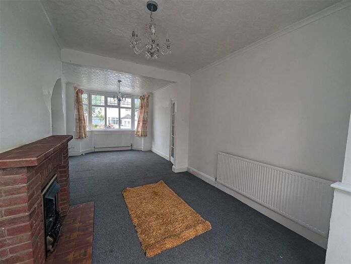 3 Bedroom Semi-Detached House To Rent In Sandringham Road, Great Barr, Birmingham, B42