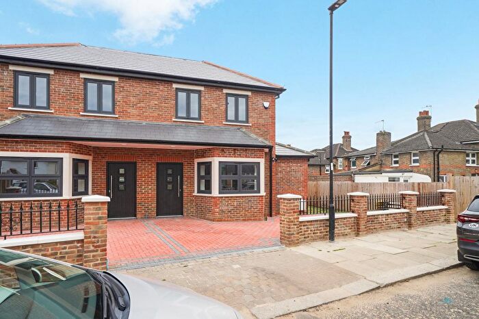 3 Bedroom Detached House To Rent In Main Avenue, Bush Hill Park, EN1
