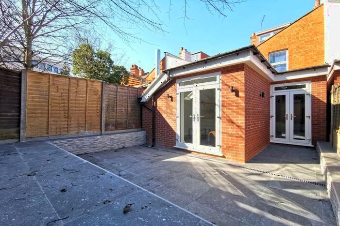 2 Bedroom Flat To Rent In High Road, London, NW10