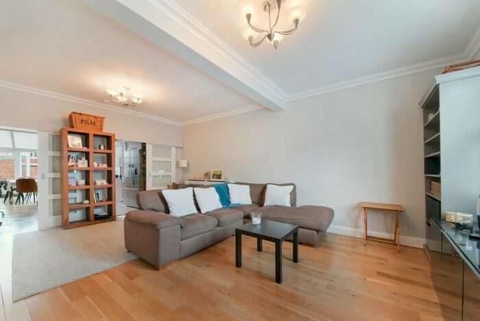 2 Bedroom Property To Rent In Hartfield Crescent, SW19