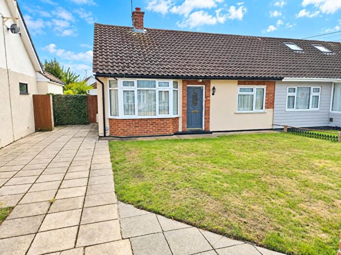 2 Bedroom Semi-Detached Bungalow For Sale In Ashcombe, Rochford, Essex, SS4
