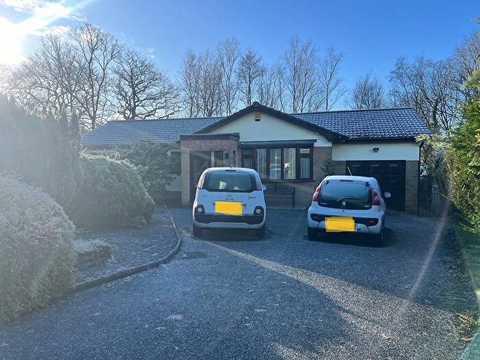 3 Bedroom Detached Bungalow For Sale In Woodlands Park, Ammanford, Carmarthenshire., SA18