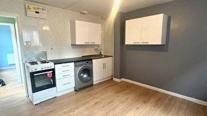 1 Bedroom Flat To Rent In Layton Avenue, Mansfield, NG18