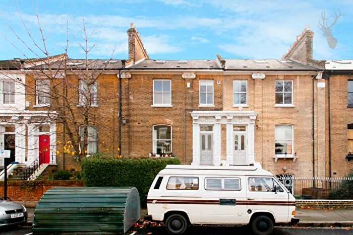 1 Bedroom Flat To Rent In Colvestone Crescent, London Fields, E8