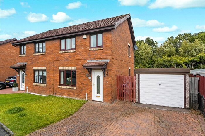 3 Bedroom Semi-detached House For Sale In Rhindmuir Place, Swinton, Glasgow, G69