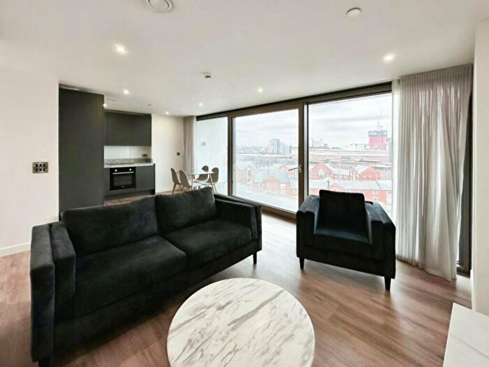 2 Bedroom Apartment To Rent In Oxygen Tower, Manchester, M1