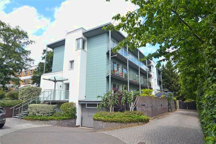2 Bedroom Flat To Rent In Manor Road, Teddington, Middlesex, TW11