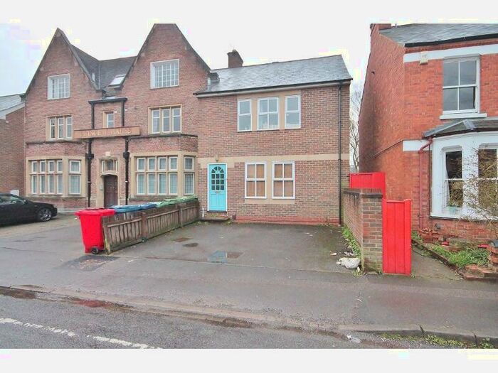 4 Bedroom Semi-Detached House To Rent In Charles Street, Cowley, Oxford, OX4