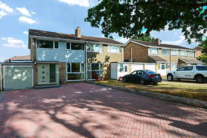 3 Bedroom Semi-Detached House For Sale In Darby Green Lane, Blackwater, GU17