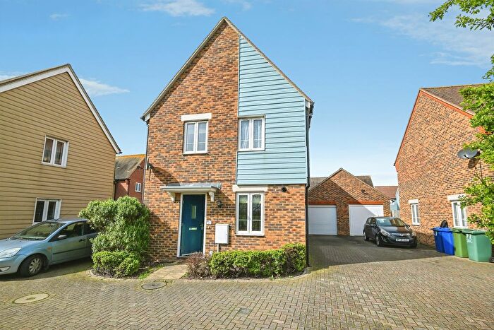 3 Bedroom Detached House For Sale In Redwing Avenue, Iwade, Sittingbourne, ME9