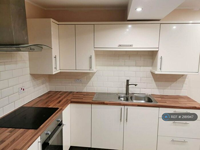 4 Bedroom End Of Terrace House To Rent In Osborne Road, Pontypool, NP4