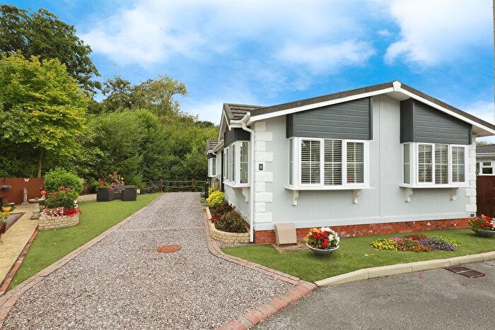 1 Bedroom Mobile/park Home For Sale In Delamere Road, Norley, Frodsham, WA6