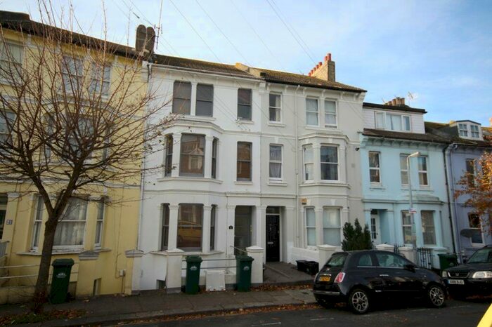 1 Bedroom Flat To Rent In Warleigh Road, BN1