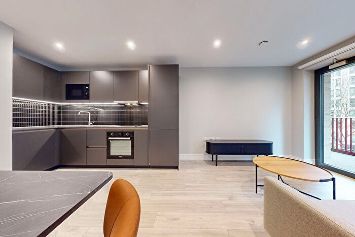 Studio To Rent In B, Heygate Street, London, SE17