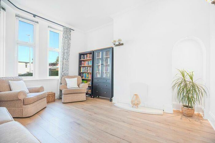 3 Bedroom Semi-Detached House For Sale In Shakespeare Avenue, Clydebank, G81