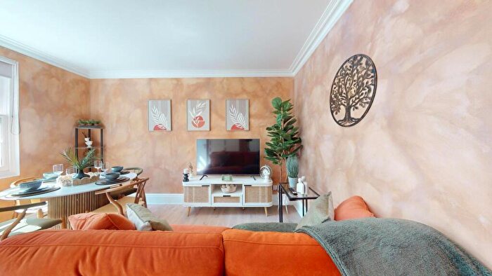 2 Bedroom Flat To Rent In Caledonian Road, London, N1