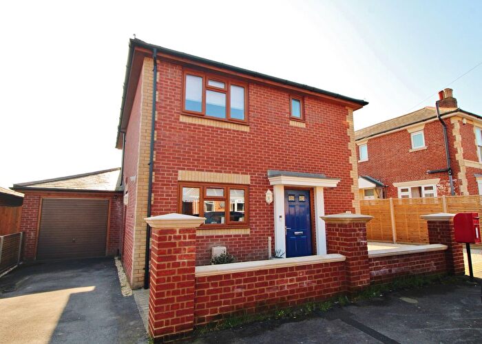 3 Bedroom Detached House For Sale In Knox Road, Havant, PO9